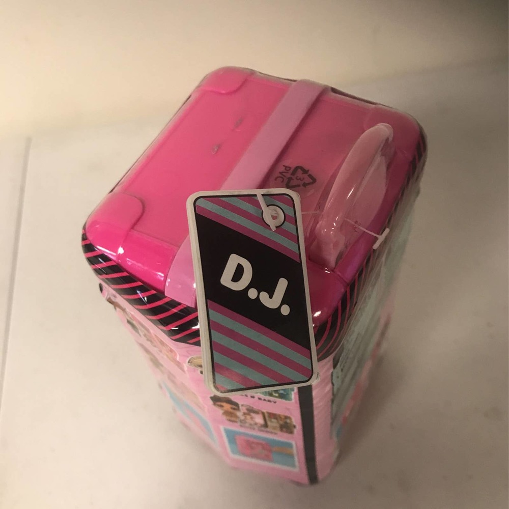 L.O.L. Surprise! Style Suitcase Electronic Playset - D.J. - Picture 9 of 9